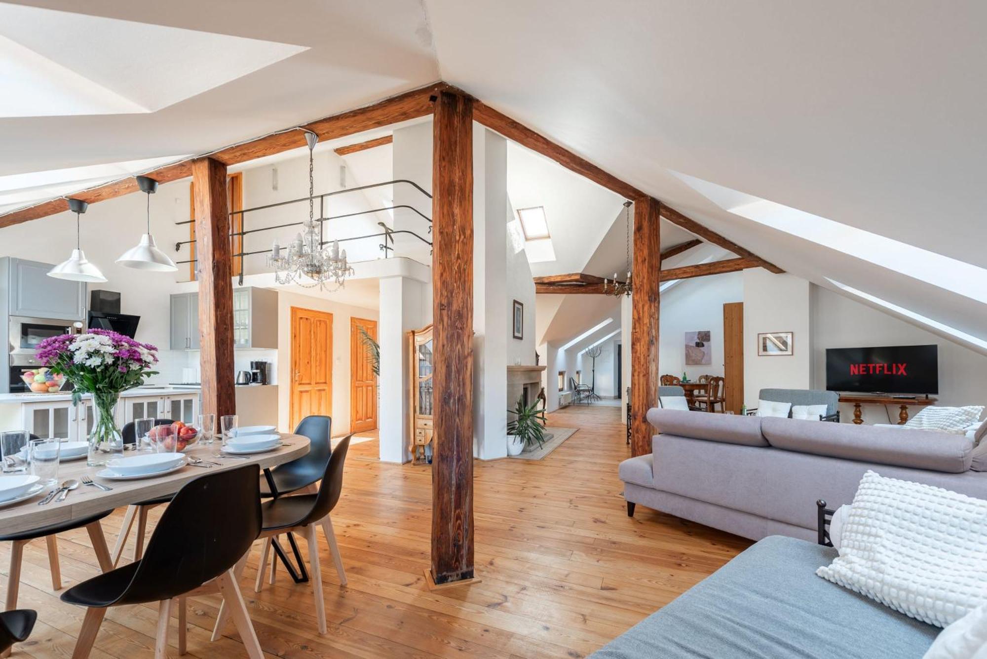 Apartamento Stylish 2-level Near The National Theatre Praga