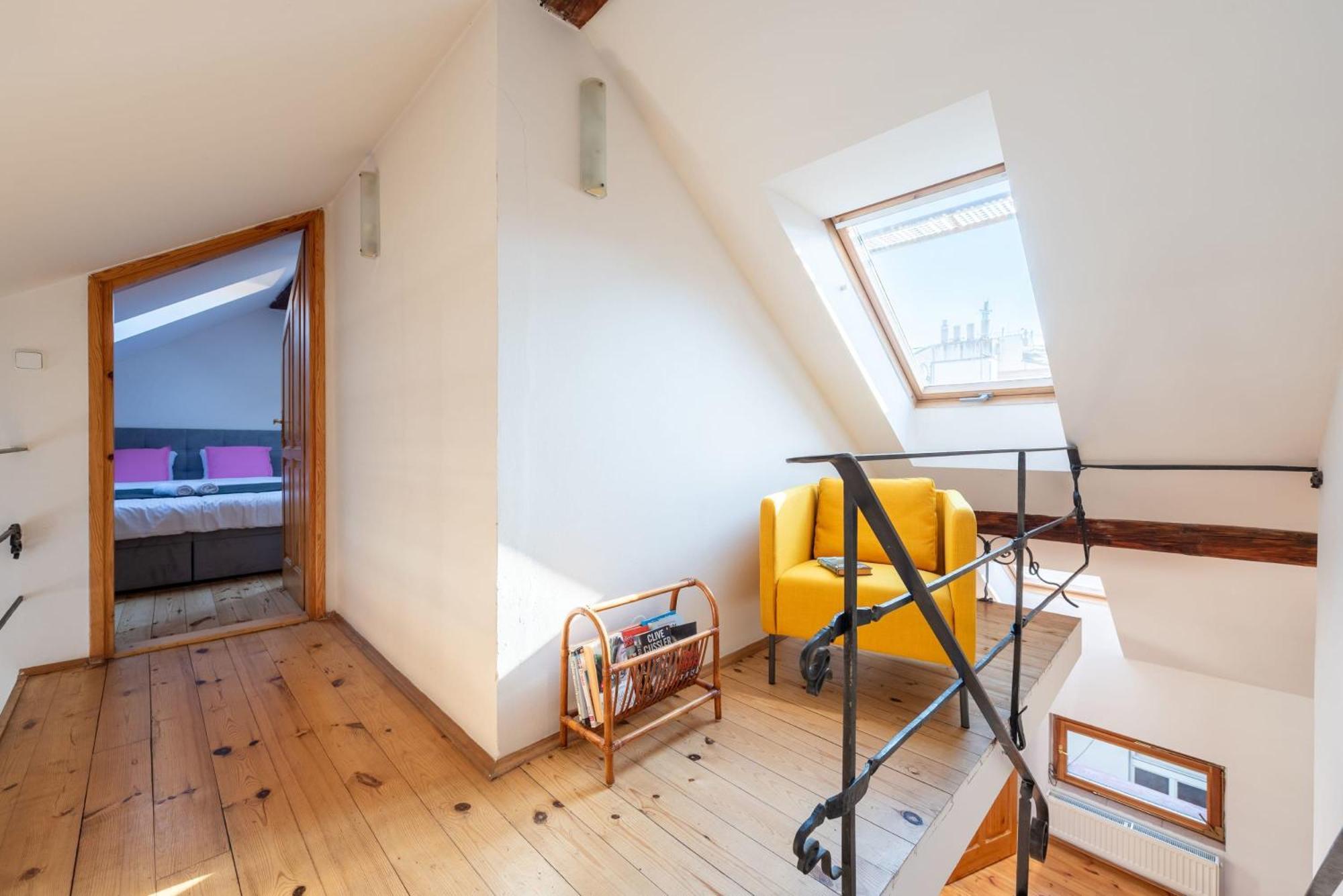 Appartement Stylish 2-level Near The National Theatre *