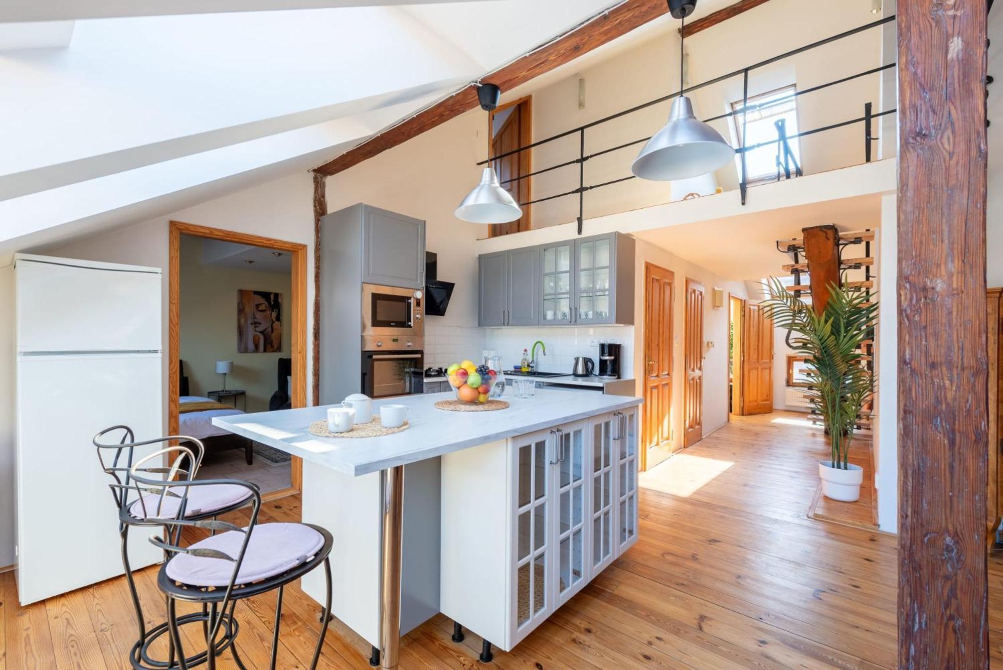 Appartement Stylish 2-level Near The National Theatre *